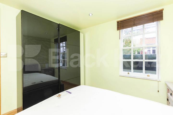 Refurbished 1 bedrooms property in zone 1 with roof terrace Chapel Market, Angel